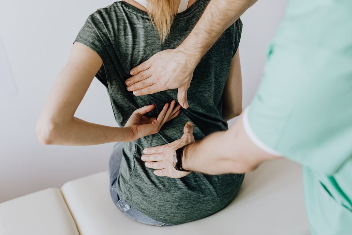 Mal de dos : pourquoi le repos total est un faux ami